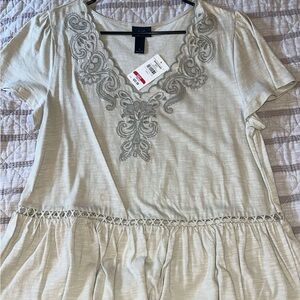 Embroidered V-Neck Short Sleeve Women's Top